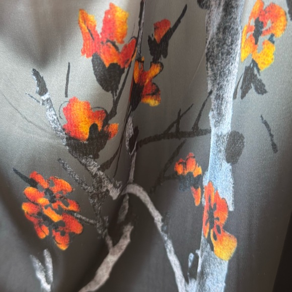 Elegant Women's Satin Kimono Robe - White and Black - Picture 5 of 9